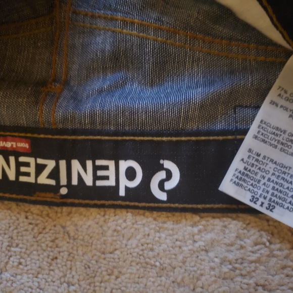 Jeans - Picture 2 of 3